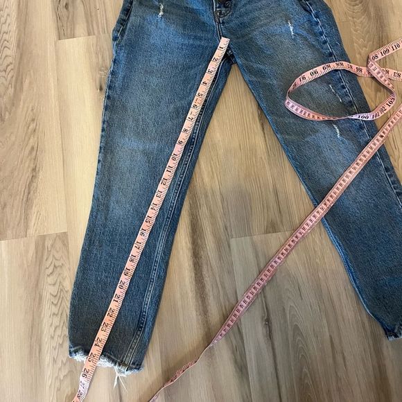 EUC A&F 25/0 The Mom High Rise Jeans - Picture 6 of 6